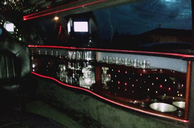 Round Trip Nassau Airport ARRIVAL (NASSAU LIMOUSINE) - The limousine quality is not always consistent