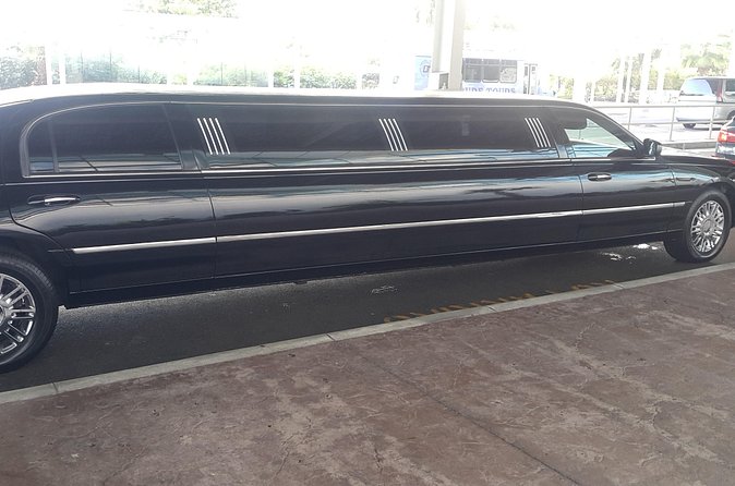 Round Trip Nassau Airport ARRIVAL (NASSAU LIMOUSINE) - Luggage, children, and practical limits