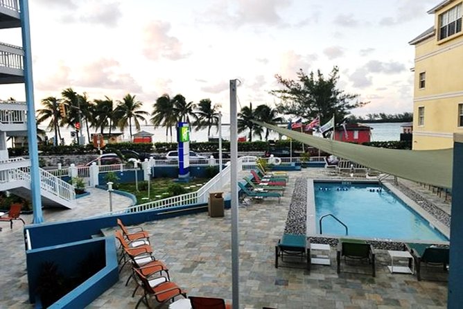 Roundtrip (LPIA) to Magaritaville, Marriott, Holiday Inn, Hilton - A private Nassau arrival without the guessing
