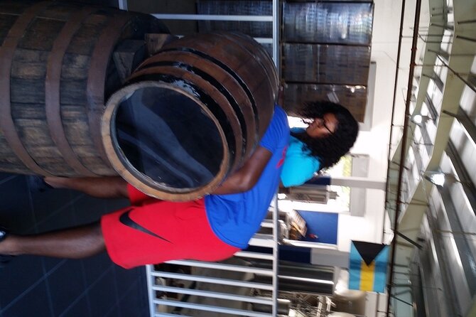 Sightseeing and Historical Adventure through Nassau - A sweet stop at the Bahamas Rum Cake Factory
