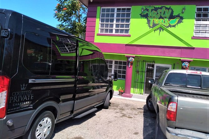 Small Group/ Family Private Roundtrip Airport Shuttle - What $194.40 means for a group of 10