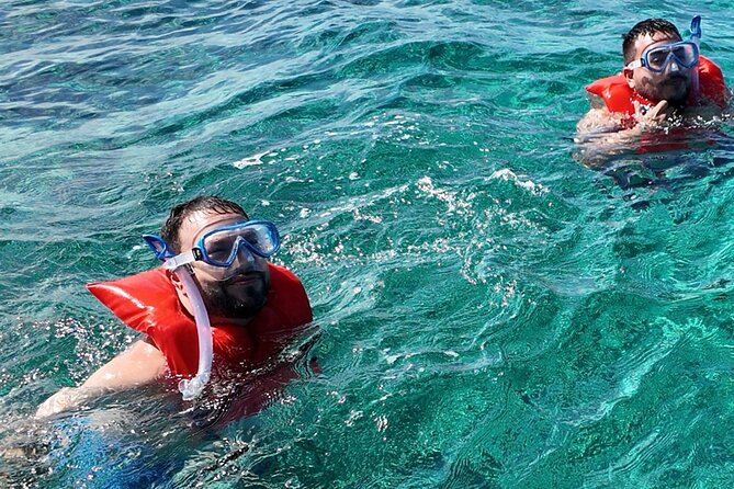 Swimming Pigs, Snorkeling and Beach Tour in Nassau Bahamas - Snorkeling Rainbow Reef for 25 minutes